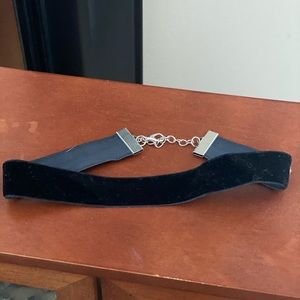 Velvet choker